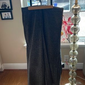 Ann Taylor excellent used condition marled cropped wide, leg pants, black